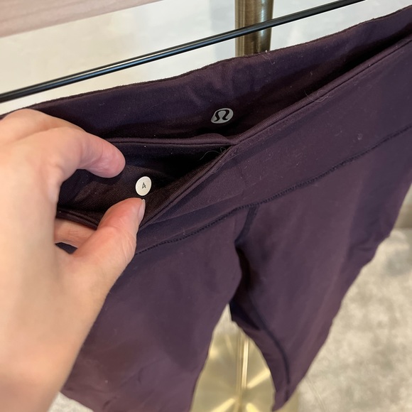 Lululemon Wunder Under Crop | Size 4 | Plum | Mid Rise | GREAT Condition - Picture 2 of 4